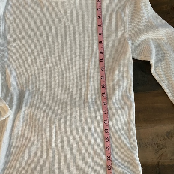 EUC Men’s Old Navy Thermal Top - Picture 7 of 8